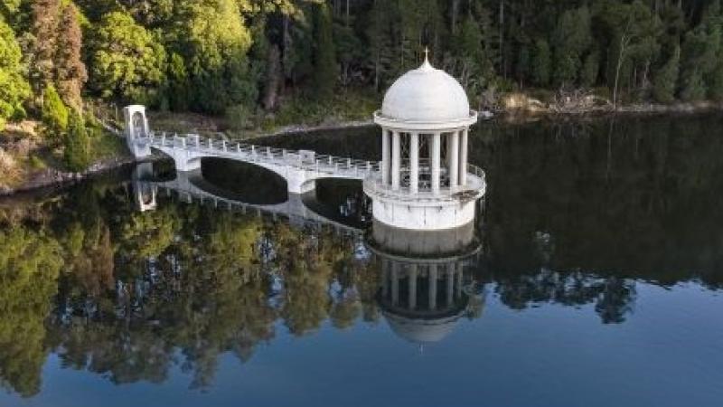 Maroondah reservoir with white rotunda in the water