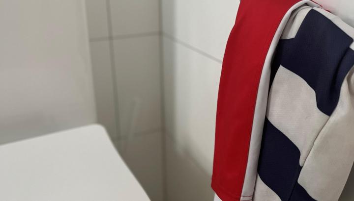 toilet and footy colours