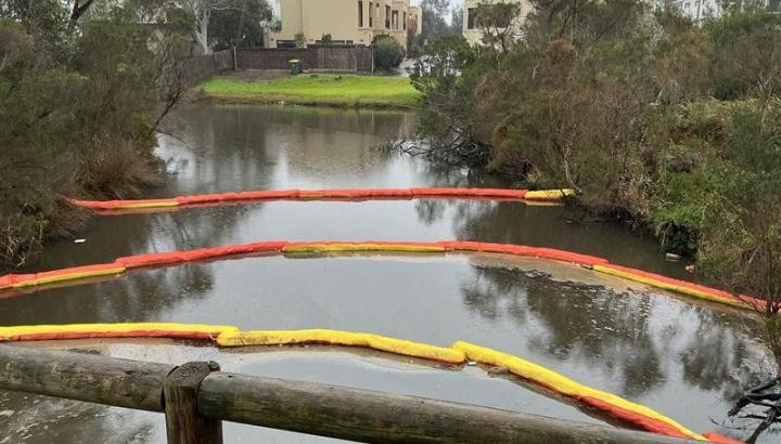 Pollution booms deployed in Kananook Creek