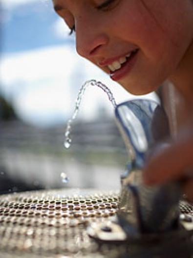 mw08756-drinkingwater.jpg