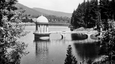 Black and white historic photo of the Maroondah Reservoir outlet tower